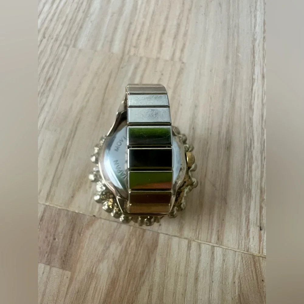 Vintage gold tone cluster peek a boo hidden watch ring NEW BATTERY
